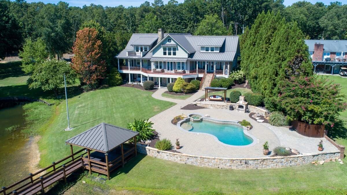 Courtesy of Yip Premier Real Estate