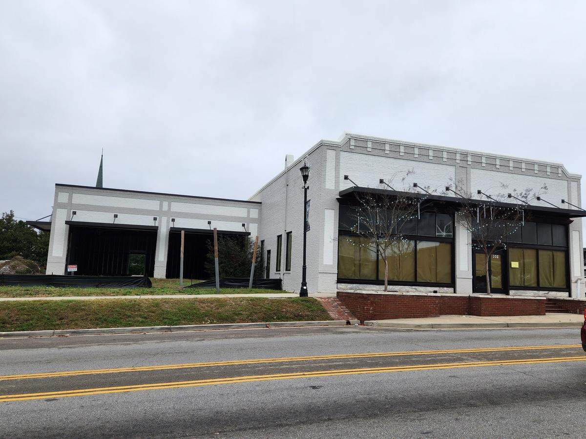 Wine bar and shop Molto Vino is planning a location at 102 W. Main St. in Lexington.