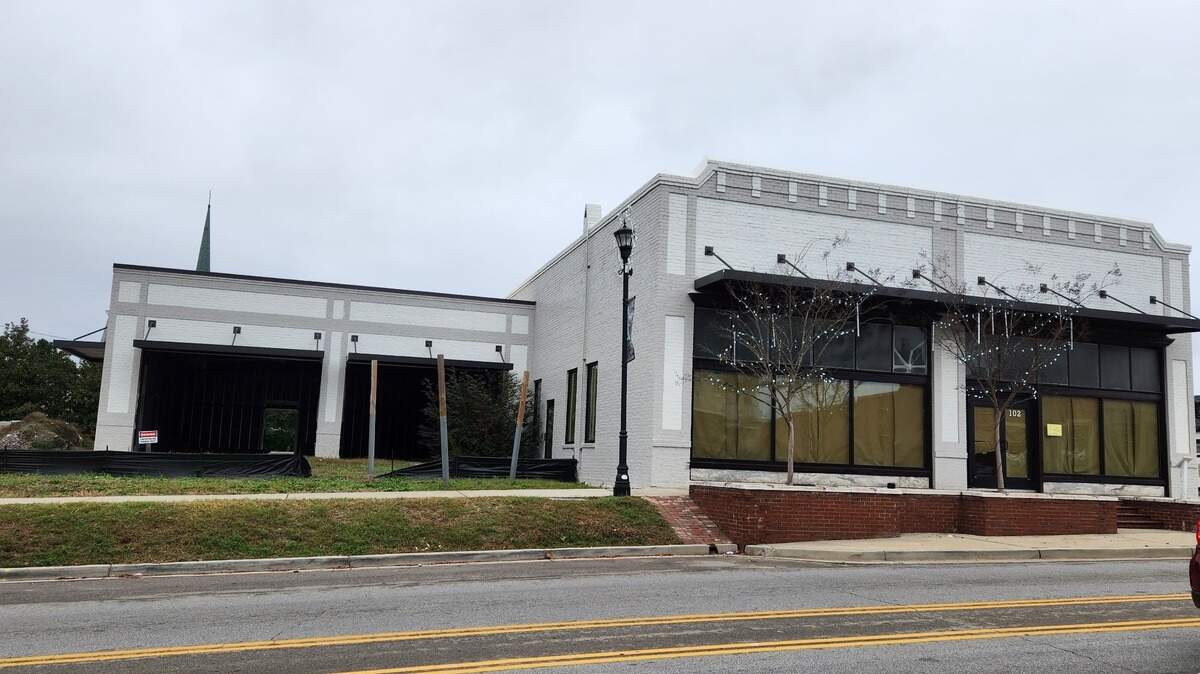 Wine bar and shop Molto Vino is planning a location at 102 W. Main St. in Lexington.