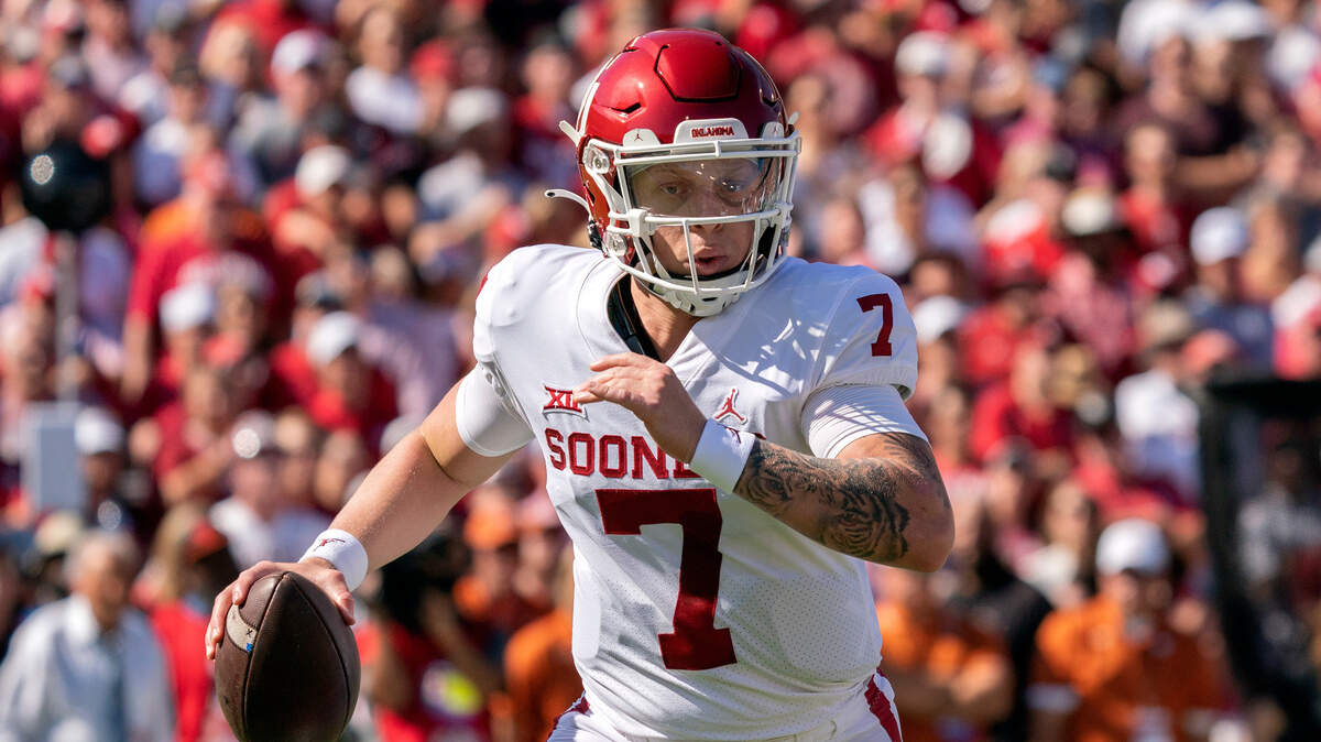 Quarterback Spencer Rattler (7)