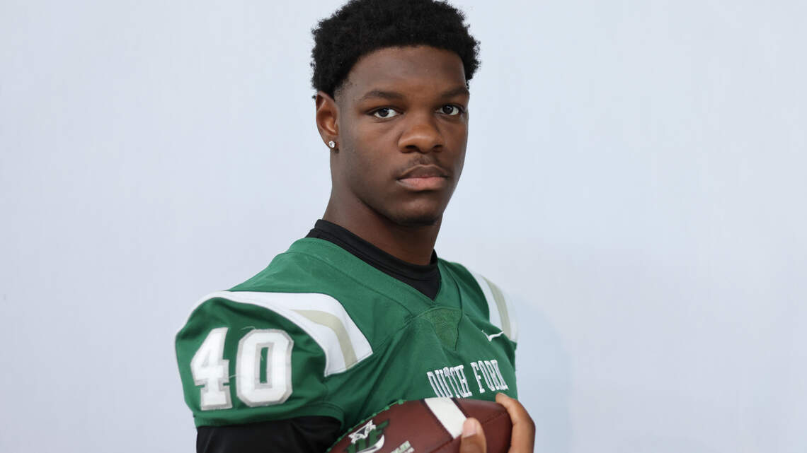 Hometown defender from state championship program commits to South Carolina Gamecocks