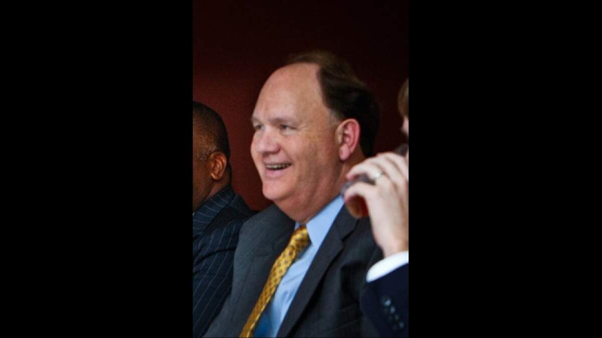 The longtime mayor of Springdale, Pat G. Smith, has died.