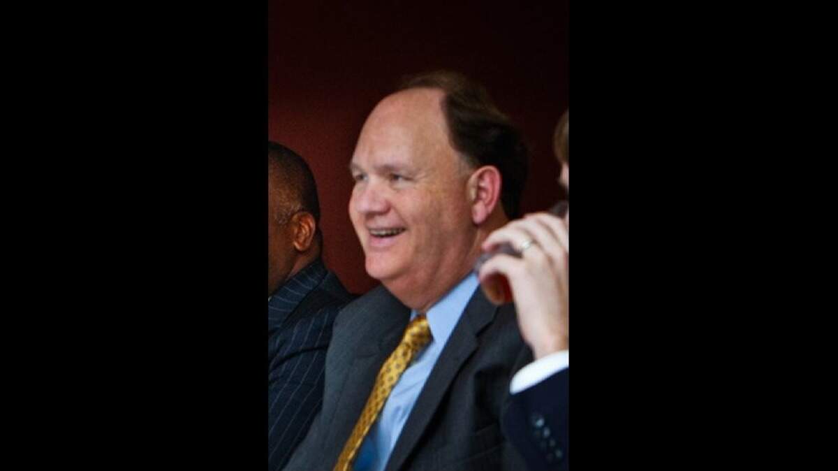The longtime mayor of Springdale, Pat G. Smith, has died.