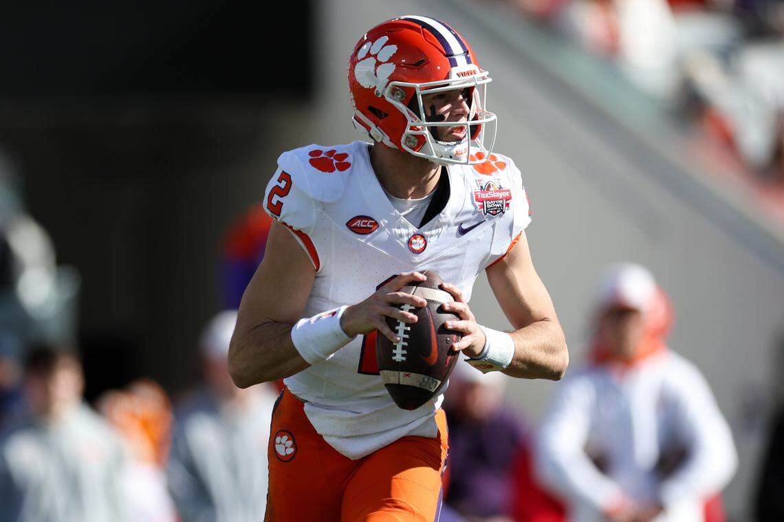 Clemson Tigers quarterback Cade Klubnik (2) drops back to pass against the Kentucky Wildcats in the second quarter during the Gator Bowl at EverBank Stadium.