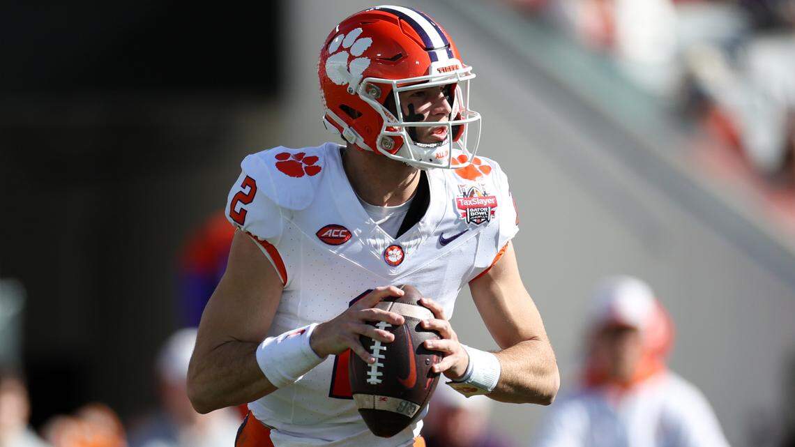 Clemson Tigers quarterback Cade Klubnik (2) drops back to pass against the Kentucky Wildcats in the second quarter during the Gator Bowl at EverBank Stadium.