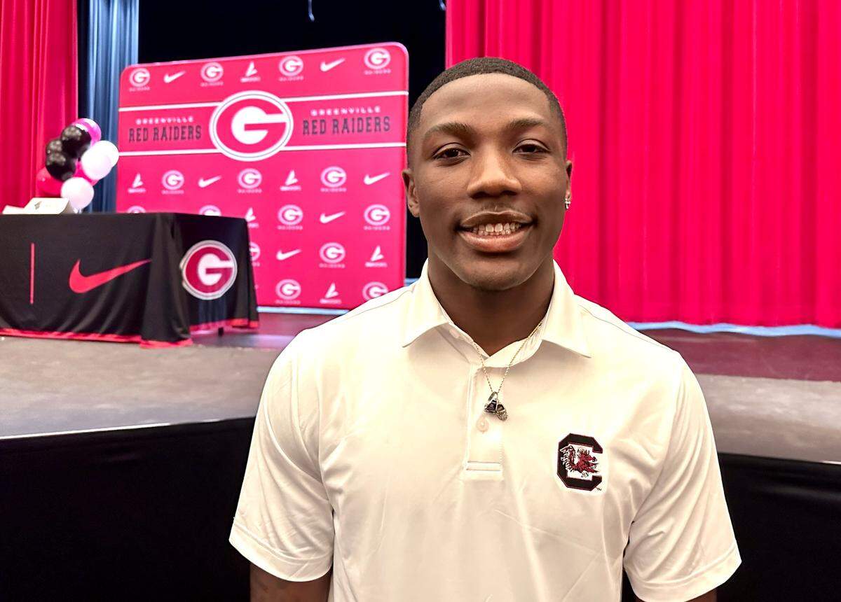 South Carolina wide receiver signee Mazeo Bennett