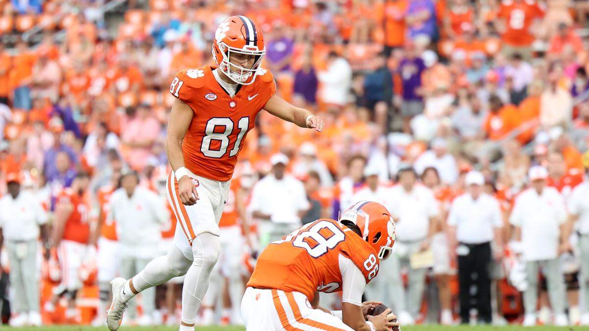Clemson kicker Nolan Hauser (81) has struggled from deep in 2025