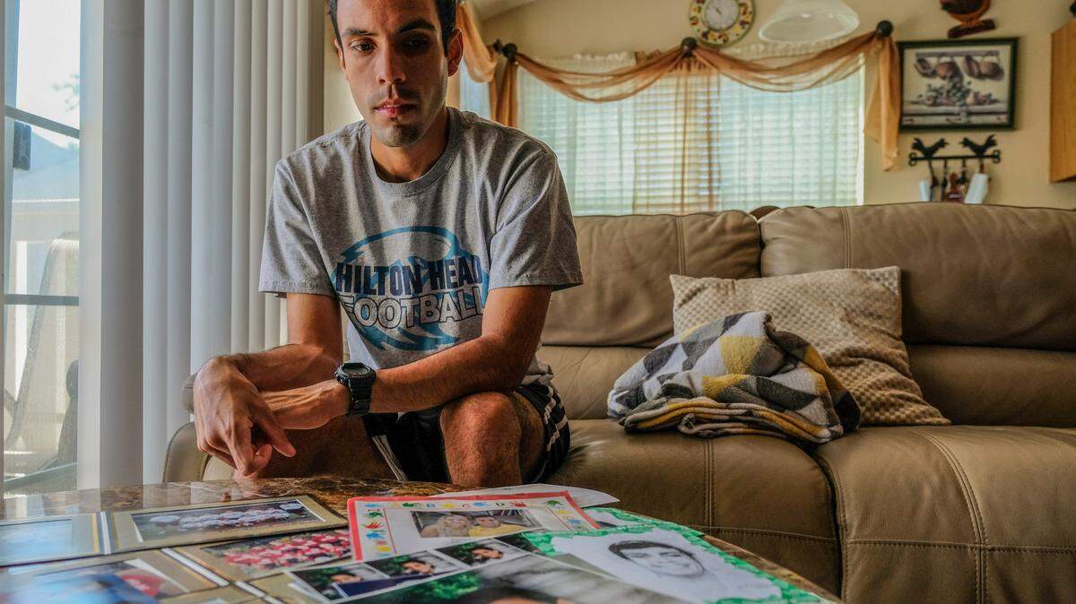 Kebin López, nacido en Honduras, dijo que cuando asistía a las escuelas públicas en Hilton Head, sus padres hispanohablantes no recibieron ayuda con la traducción, aunque eso es requerido por ley. Ahora, Beaufort ofrece algunos de los mejores accesos a la traducción en el estado.