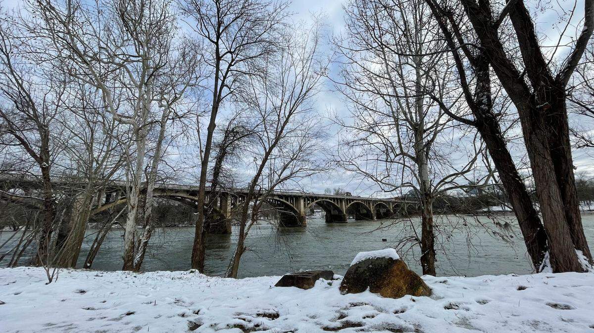 The Gervais Street Bridge as winter weather blankets Columbia on Saturday, Jan. 22, 2022.