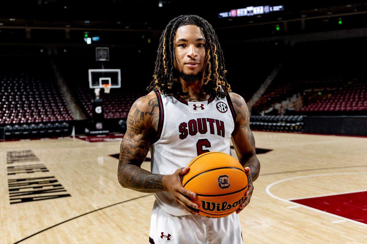 South Carolina’s Jamarii Thomas (6)