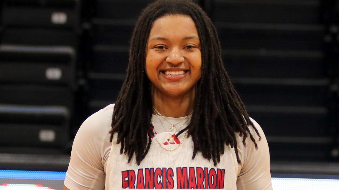 44 rebounds in a game! Former Midlands star sets college basketball record