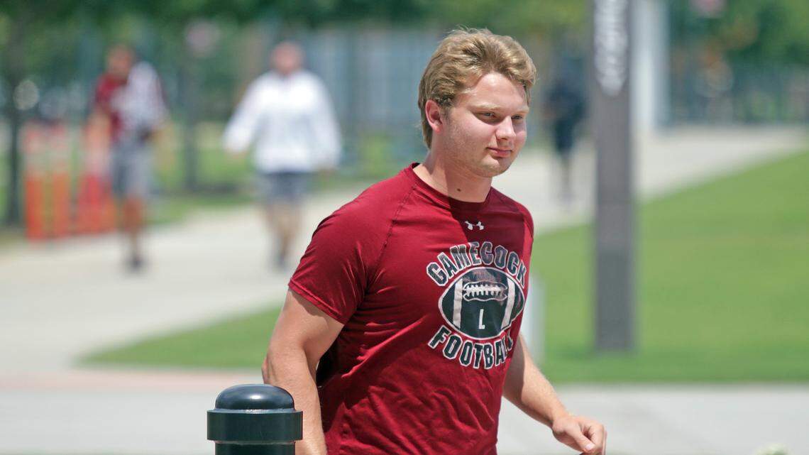 South Carolina snapper Ben Asbury