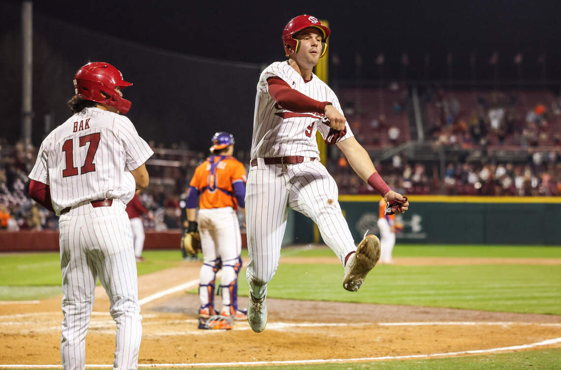 South Carolina baseball vs. Clemson Game 1 score, recap | The State