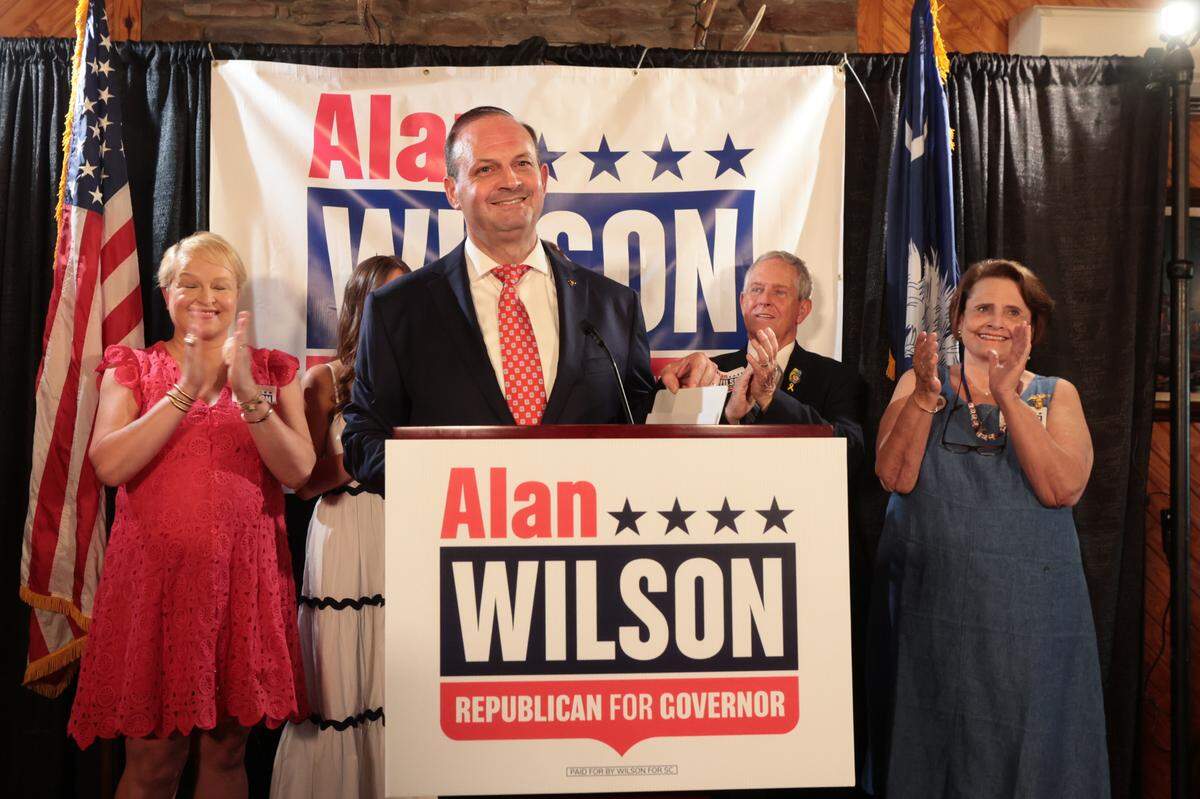 Alan Wilson, accompanied by his family, announced he is running for Governor of South Carolina on Monday, June 24, 2025. The announcement was made at Hudson’s Smokehouse in Lexington.