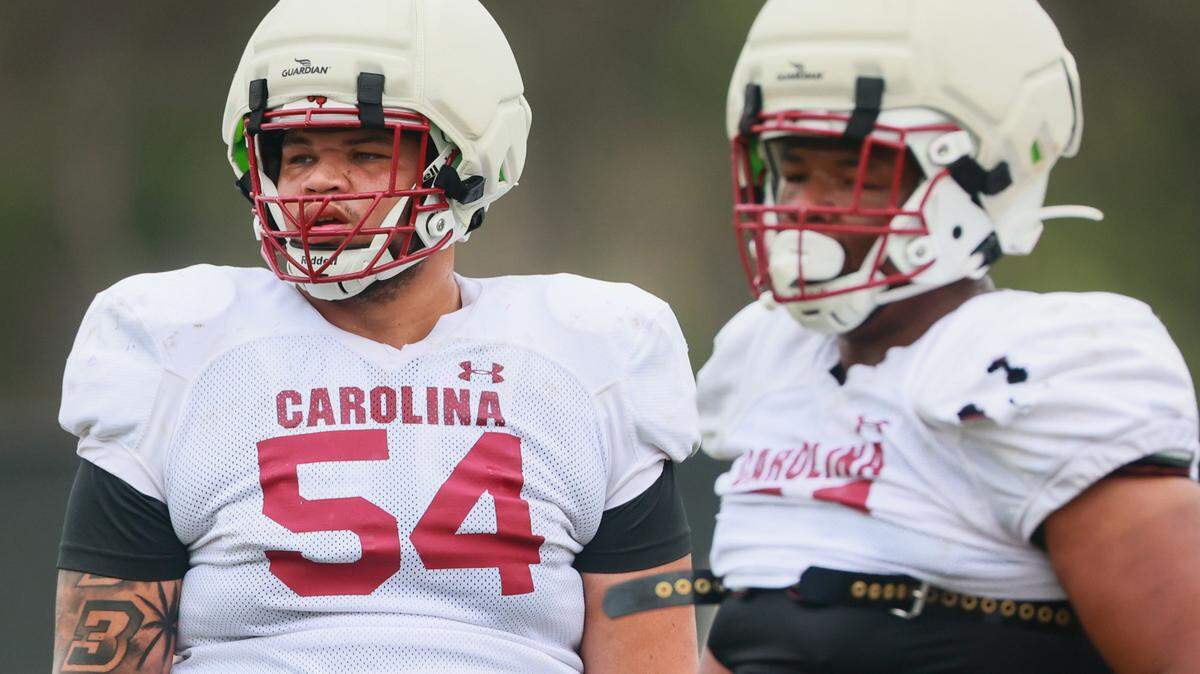 South Carolina’s Kam Pringle (54) practices football on Thursday, April 3, 2025.