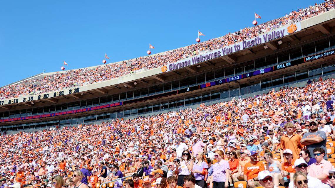 The crowd gets ready before the game against the Clemson Tigers vs the Syracuse Orange at Memorial Stadium on September 20, 2025 in Clemson, South Carolina.