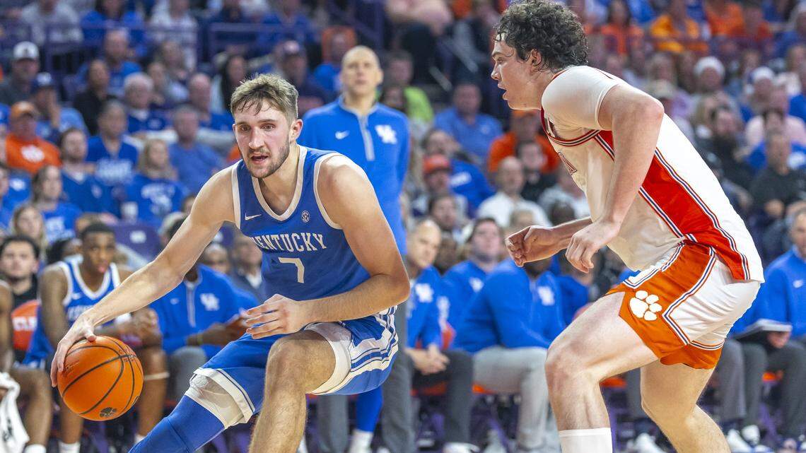 Kentucky Wildcats forward Andrew Carr (7) drives the ball during a game against the Clemson Tigers at Littlejohn Coliseum in Clemson, S.C., on Tuesday, Dec. 3, 2024.
