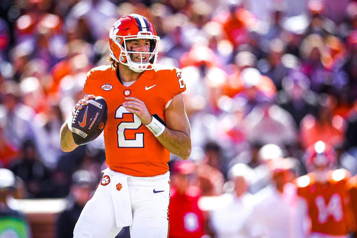 QB Cade Klubnik #2 of the Clemson Tigers 