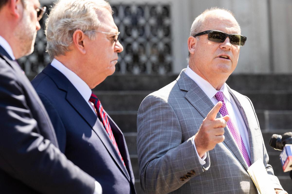 Alex Murdaugh defense attorney Jim Griffin (right) says a subpoena from South Carolina attorneys seeking information about the defense team’s financial dealings with Alex Murdaugh is “retaliatory.”