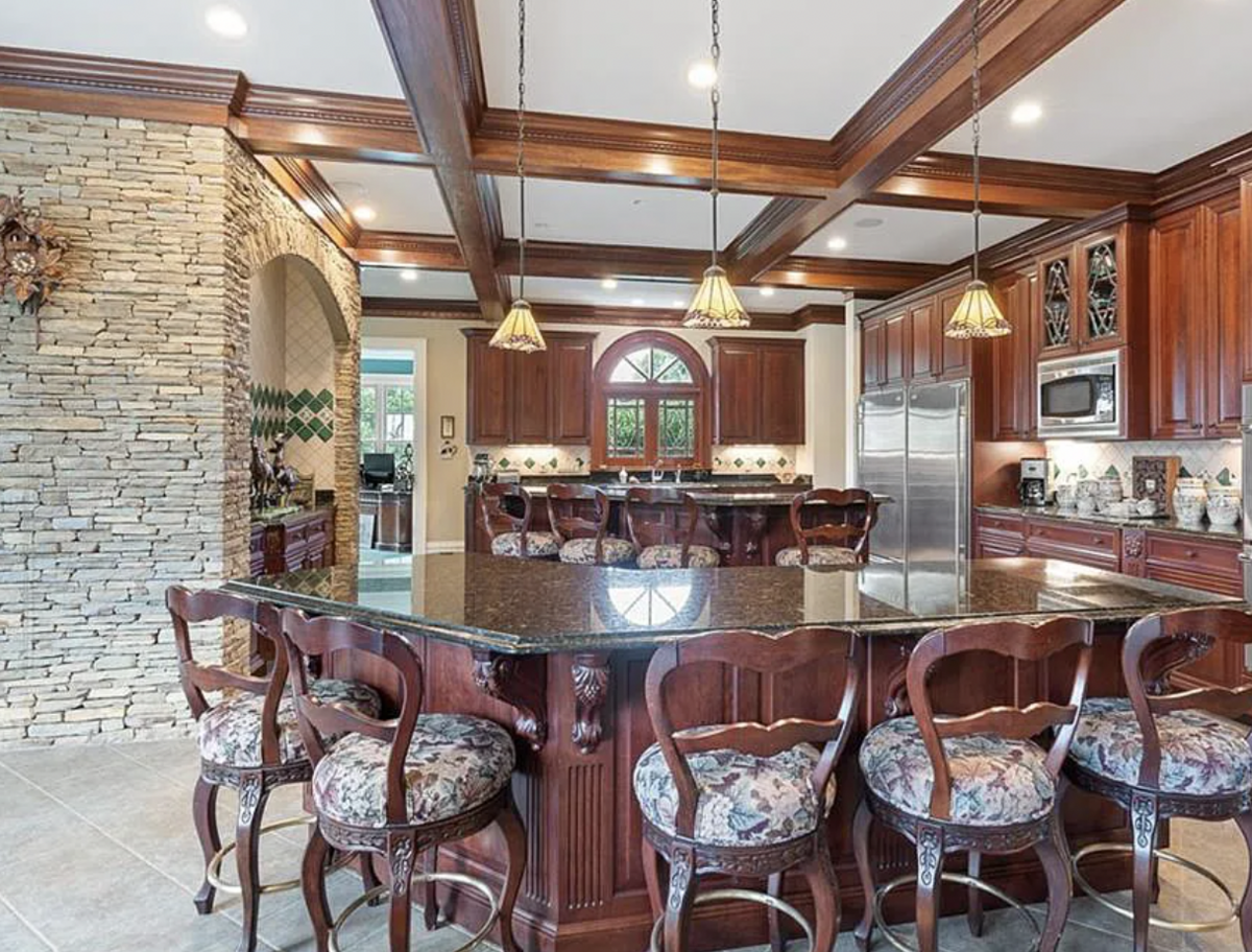 A 172 acre estate is on the market in Westminster in SC’s western lakes region for $10 million. It’s 16,000 square feet with a pool, stables, home theater, fitness room.&nbsp;