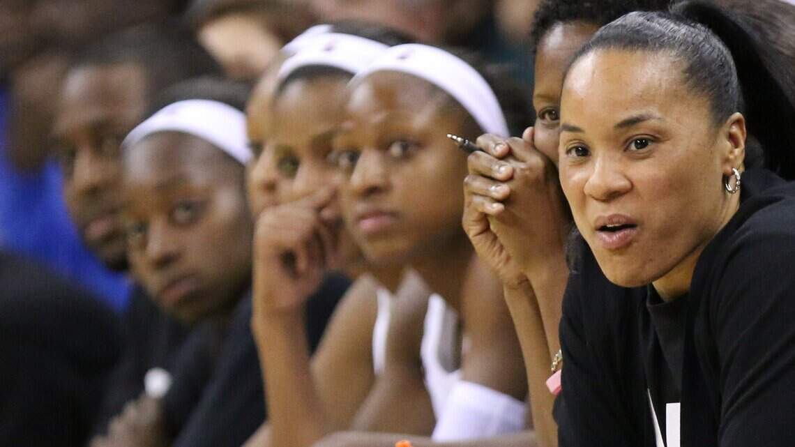 Dawn Staley on her calm demeanor in NCAA opener: 'I just kinda let them play it out'