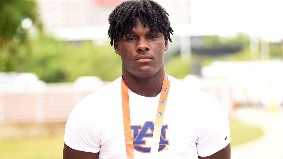 Four-star 2023 defensive lineman and No. 130 national recruit Hunter Osborne is down to Alabama, Clemson, Tennessee and Texas. He’ll announce his commitment on August 1.