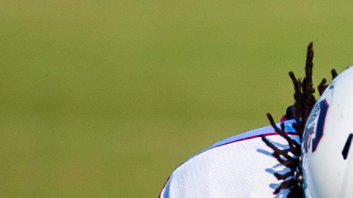 USC linebacker Shaq Wilson recovers a fumble during practice Tuesday morning.