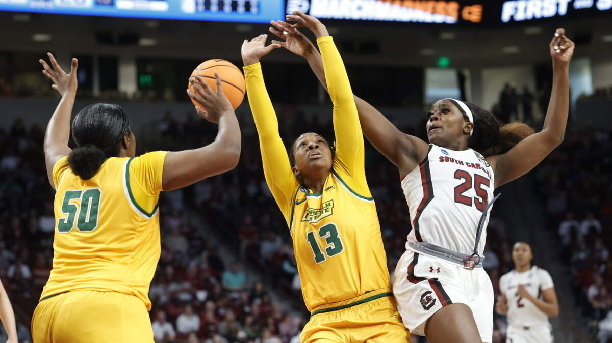 South Carolina guard Raven Johnson (25) blocks a shot against Norfolk State in the first round of the NCAA Tournament on March 17, 2023, at Colonial Life Arena.