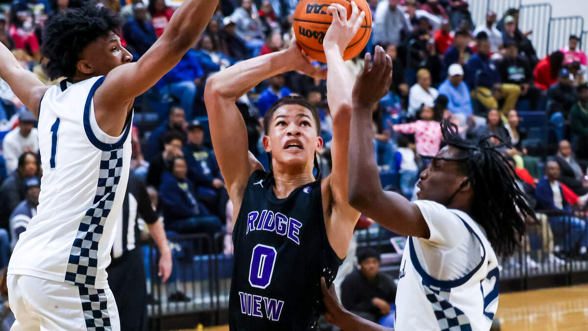 Ridge View High’s Talan Staley (0) 