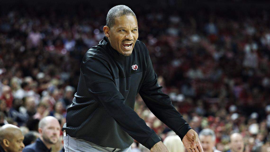 South Carolina MBB blown out by No. 17 Arkansas. What we learned