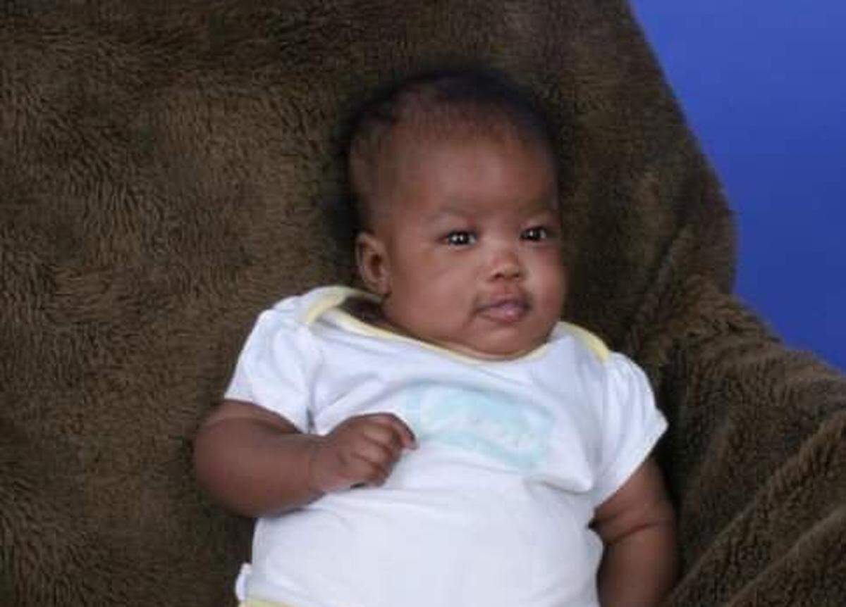 Gabrielle Smith, the younger sister of South Carolina cornerback Cam Smith, was born three weeks premature. She died when she was less than three months old.