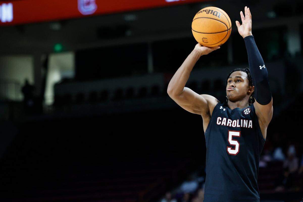 South Carolina’s mens basketball team scrimmages for fans at Colonial Life Arena on Wednesday, October 26, 2022.