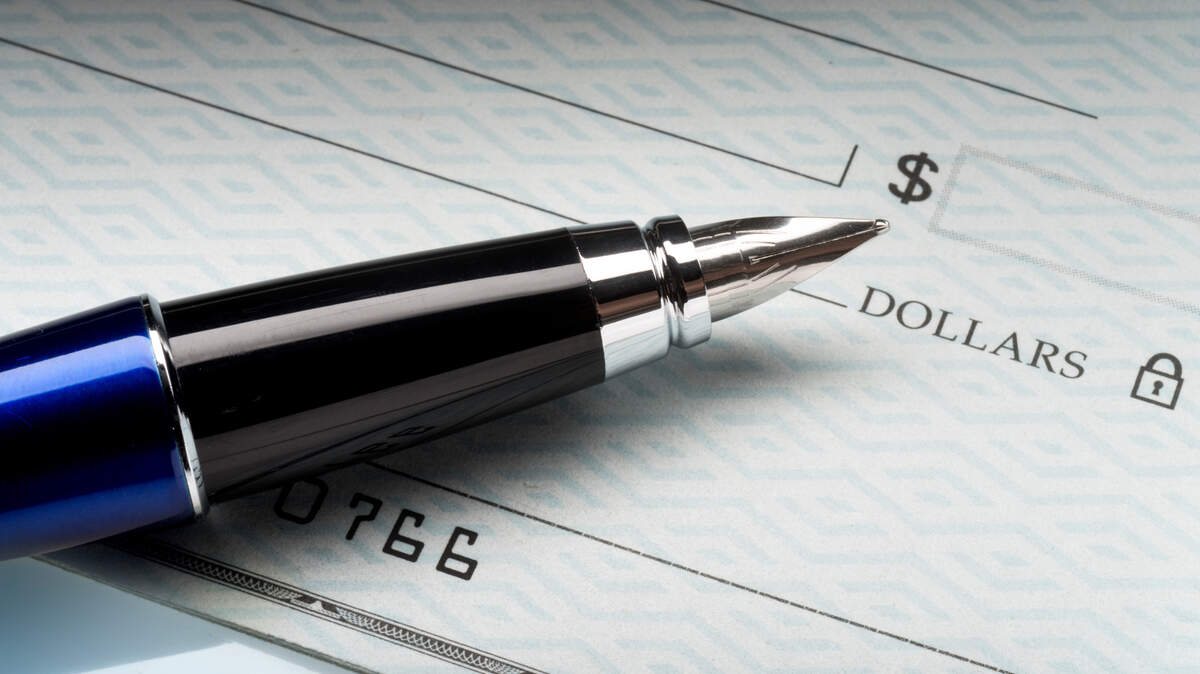 pen on check