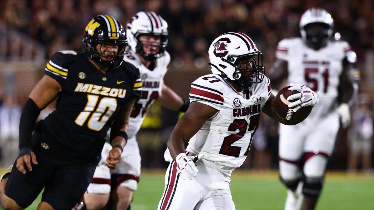 South Carolina running back Oscar Adaway III (27) runs the ball during the Gamecocks’ game against Missouri at Memorial Stadium in Columbia, MO on Saturday, September 20, 2025.