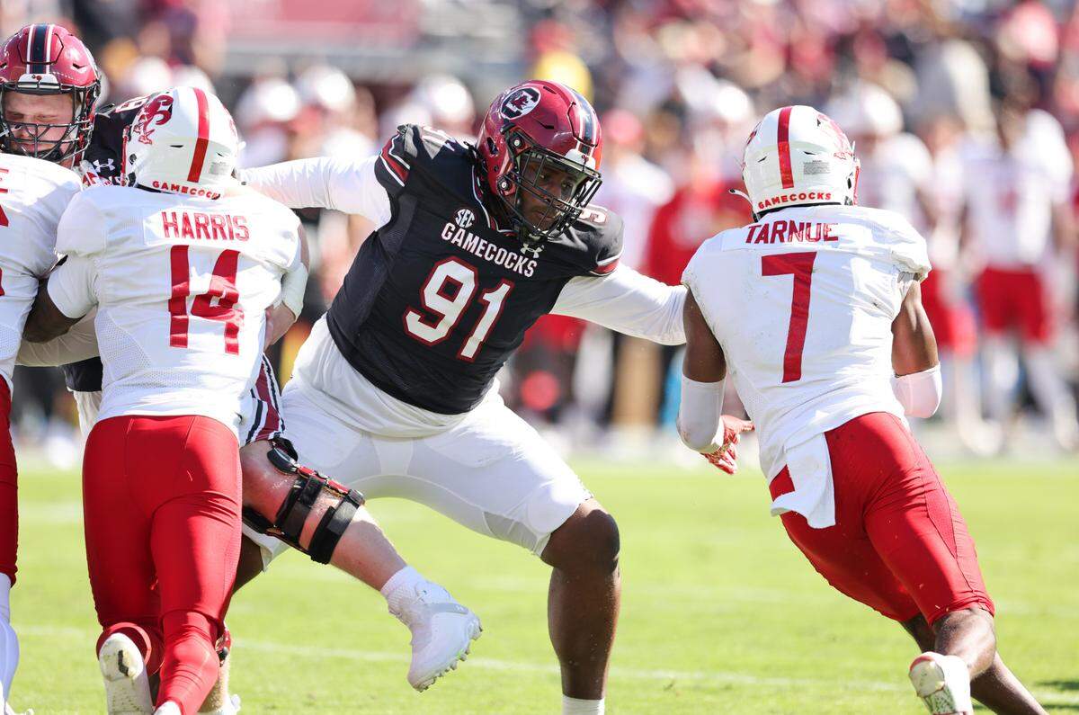 South Carolina defensive tackle Tonka Hemingway (91) blocks during the first half of the Gamecocks’ game at Williams-Brice Stadium in Columbia on Saturday, November 4, 2023.