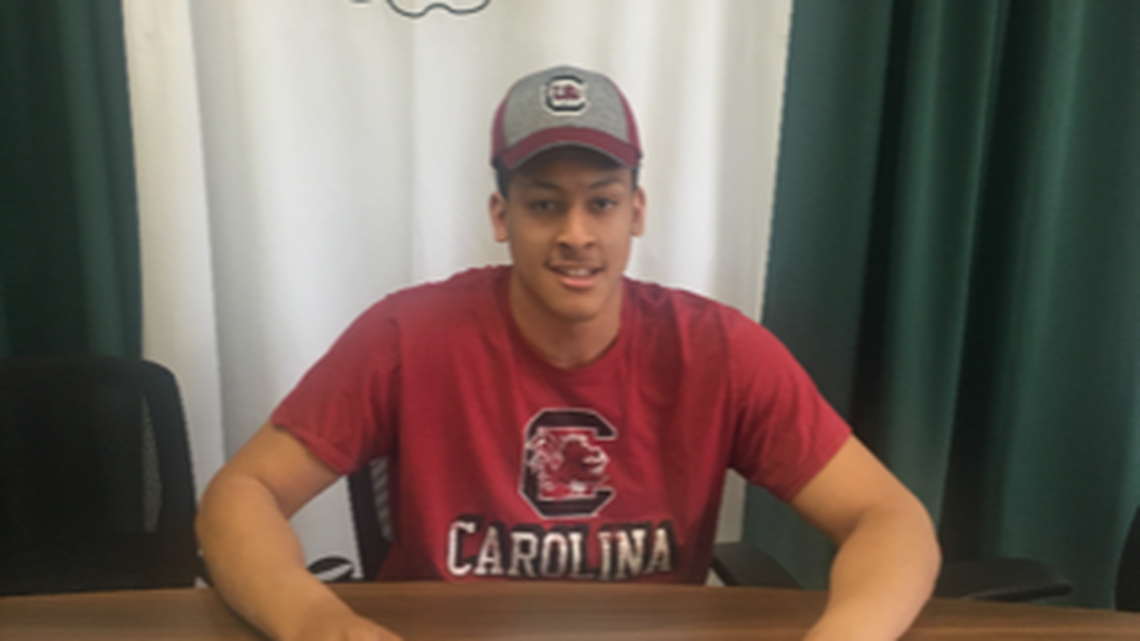 South Carolina 2018 basketball commitment Alanzo Frink signs with the Gamecocks.