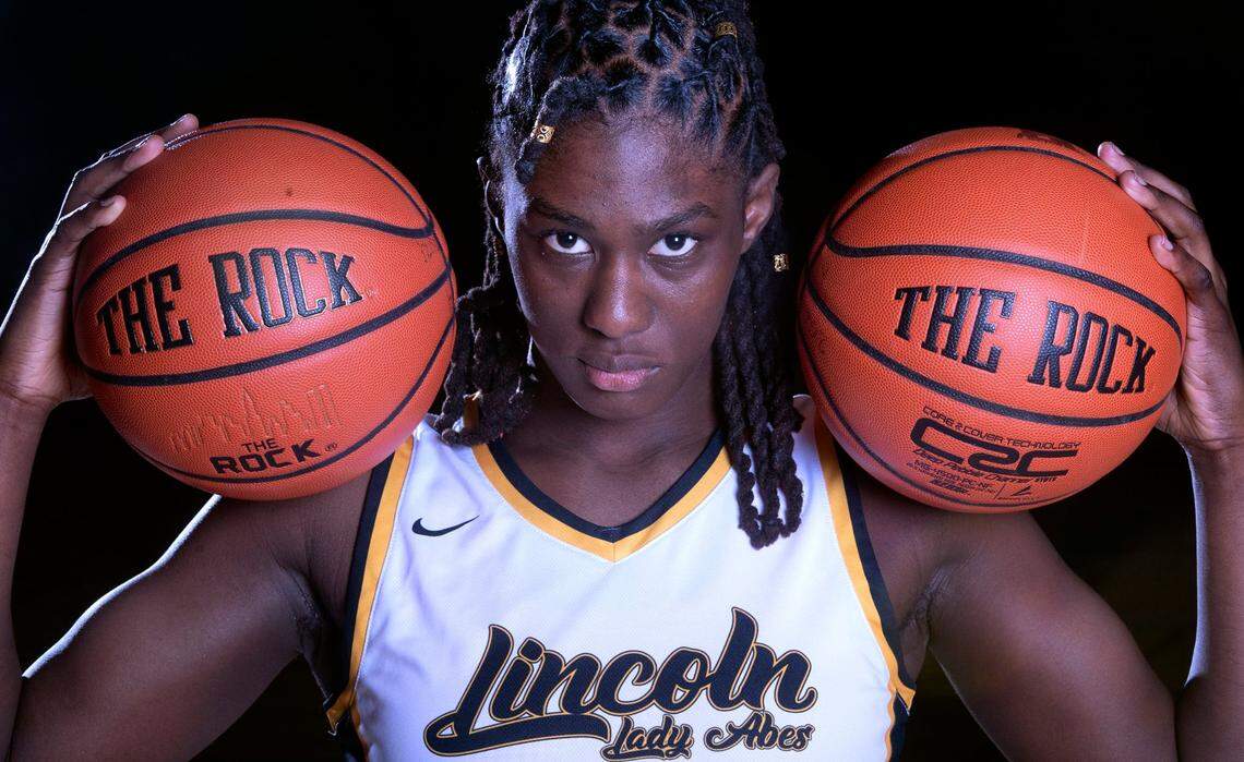 South Carolina WBB recruiting target Oliviyah Edwards