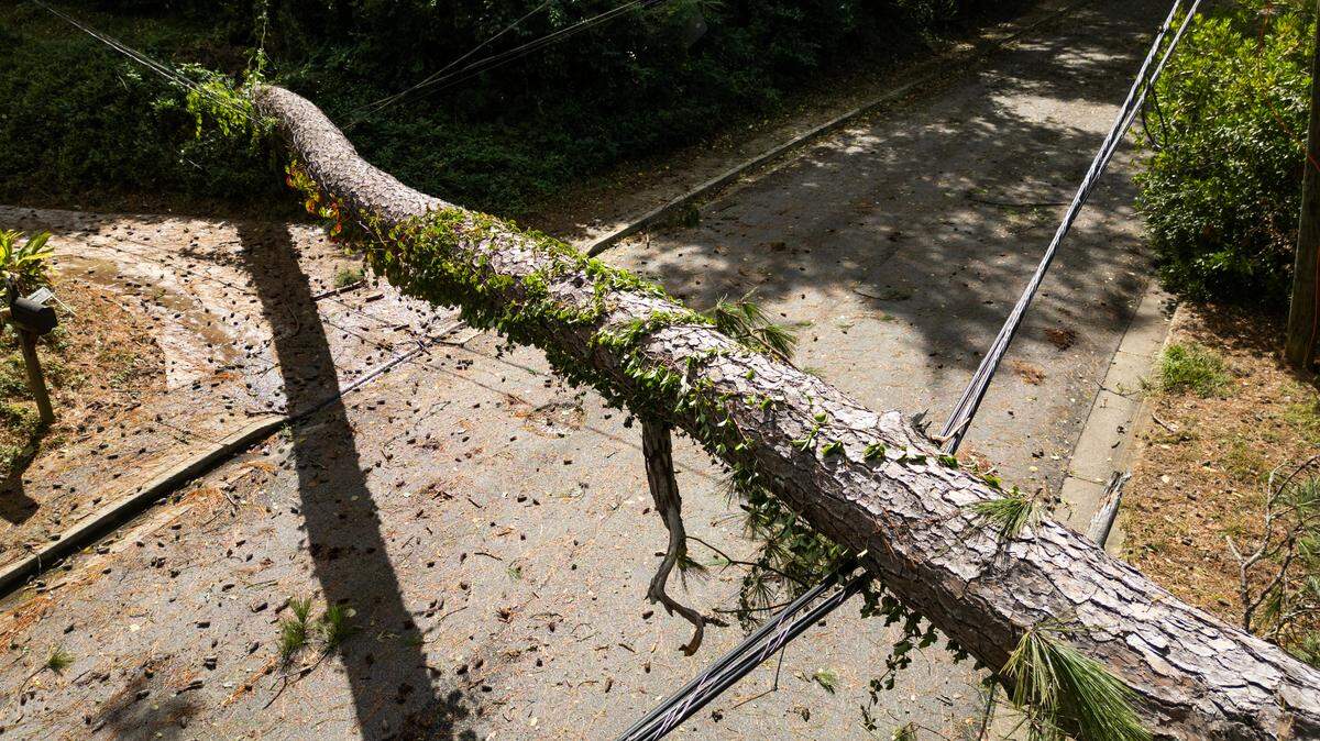 Friday’s live updates: At least 17 deaths reported across South Carolina due to Helene