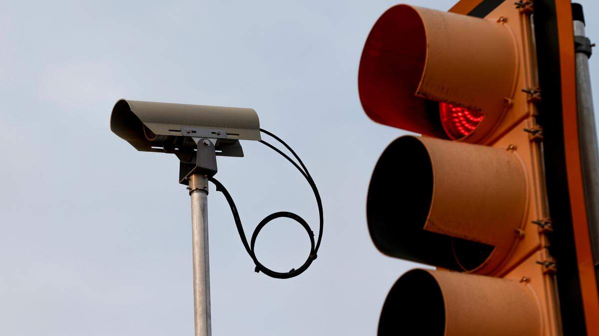 Cameras are mounted at stoplights on Assembly Street near the USC campus.