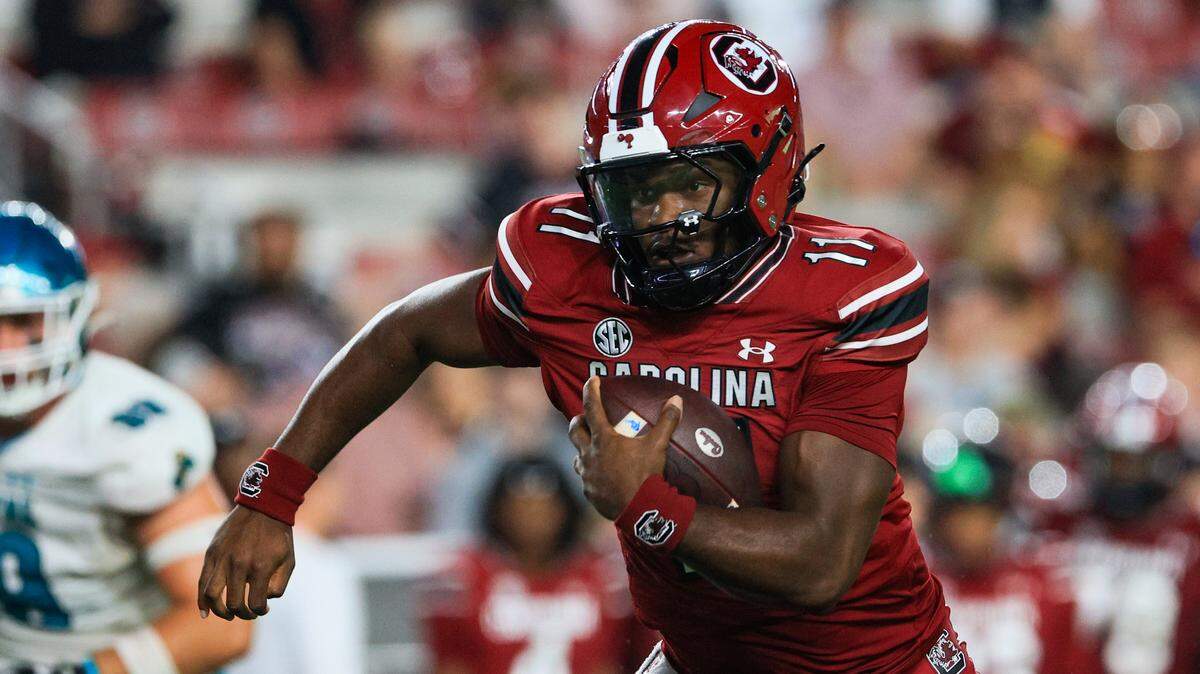 South Carolina quarterback Air Noland (11) plays Coastal Carolina at Williams-Brice Stadium Saturday, November 22, 2025.