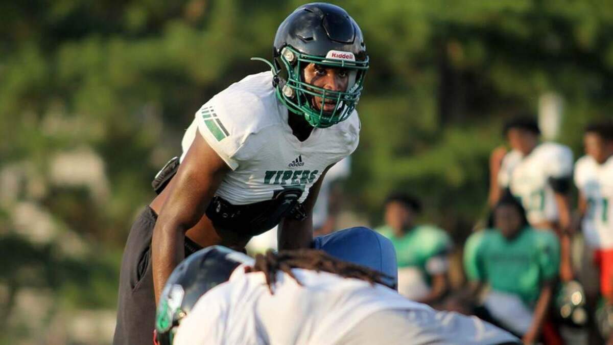 3-star 2025 Vance County (Hendersonville, NC) edge rusher Taeshawn Alston