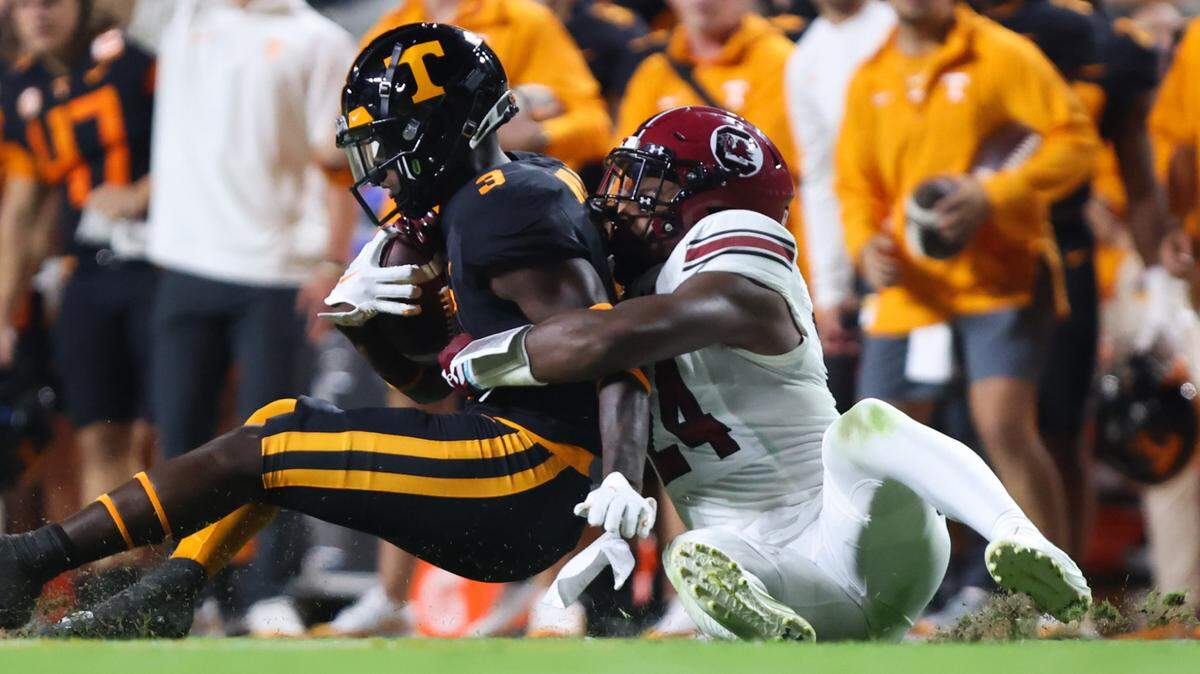 South Carolina defensive back Jalon Kilgore (24) chases down Tennessee defensive back Dee Williams (3) during the first half of the Gamecocks’ game at Neyland Stadium in Knoxville on Saturday, September 30, 2023.