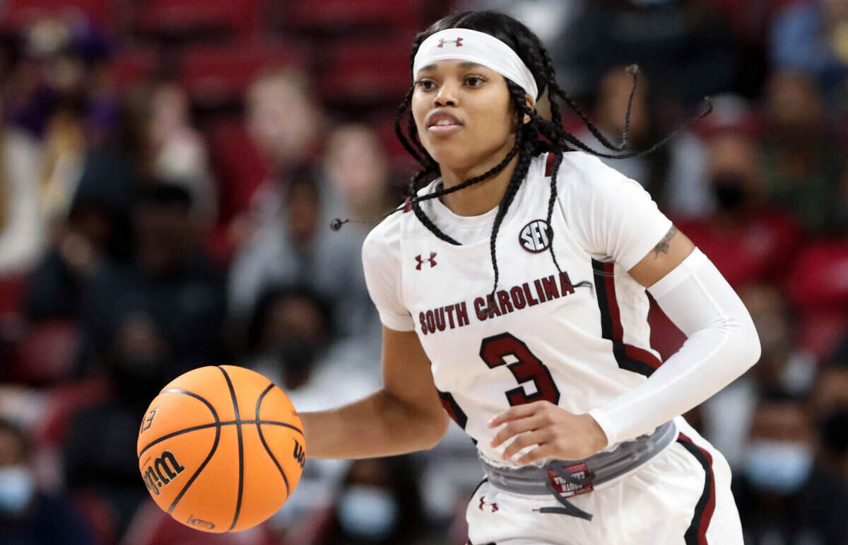 South Carolina’s Destanni Henderson (3) moves the ball during the first half of action on Monday, Nov. 1, 2021 in the Colonial Life Arena.