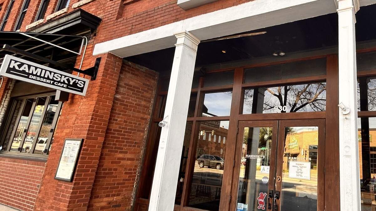 Kaminsky’s Desert Cafe lies in the center of the Vista.