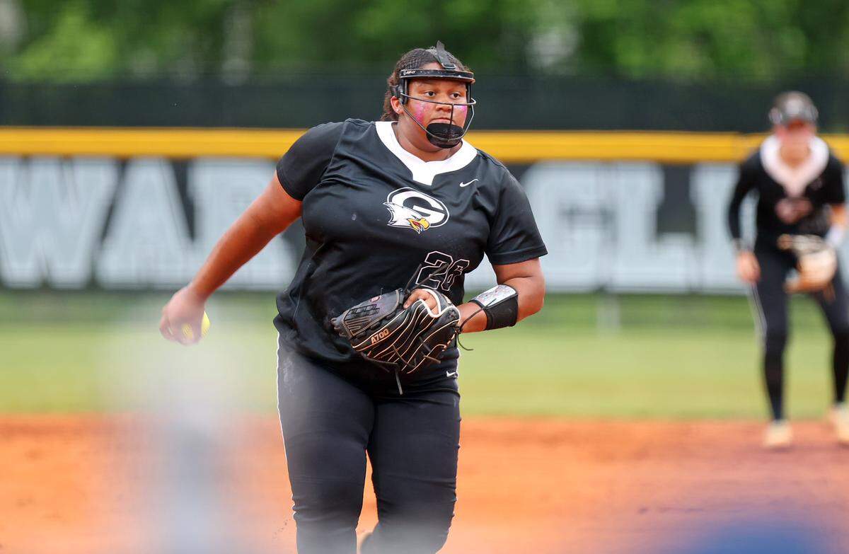 Gray Collegiate’s Makenzie Sease pitches during the state championship softball game against York on Tuesday, May 27, 2005.