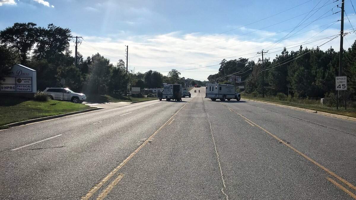 A picture of the closed road in Lexington because of a gas leak.