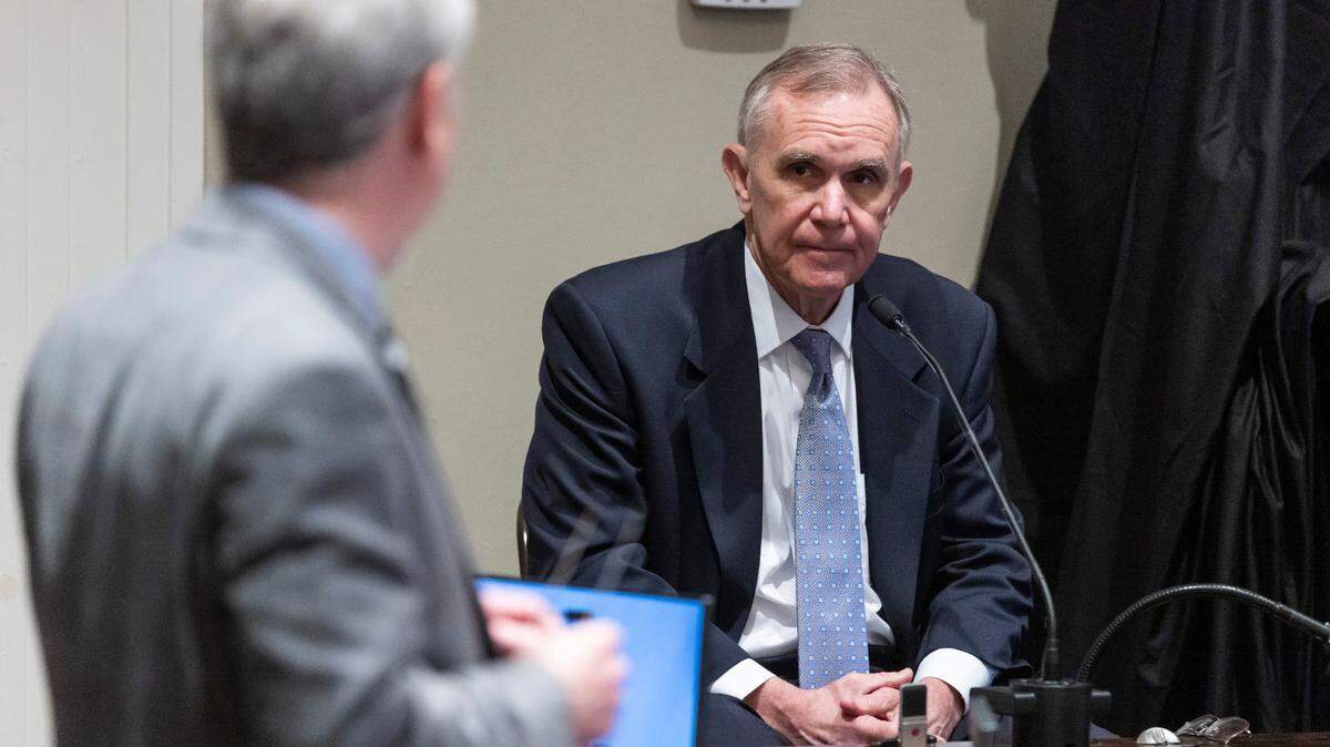 Alex Murdaugh was $4.2M in debt, overdrawn at bank, CEO testifies at murder trial