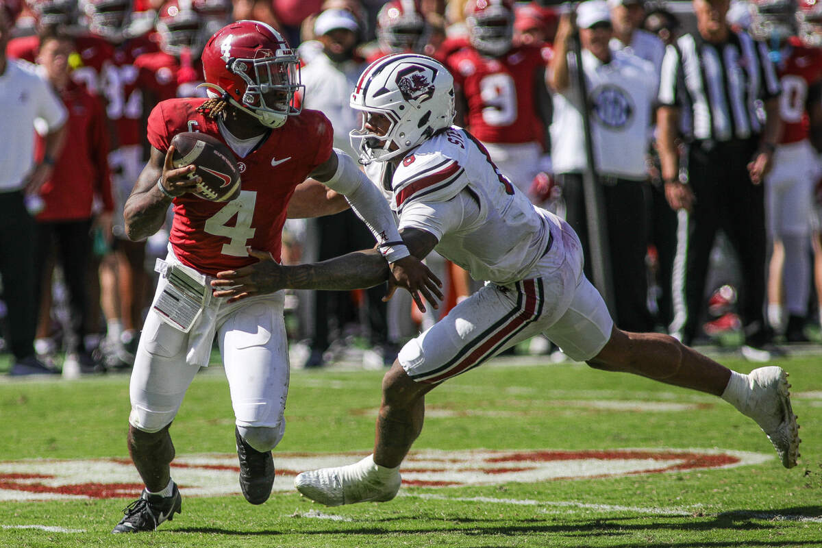 South Carolina’s Dylan Stewart pressures Alabama QB Jalen Milroe during Saturday’s game at Bryant-Denny Stadium in Tuscaloosa.