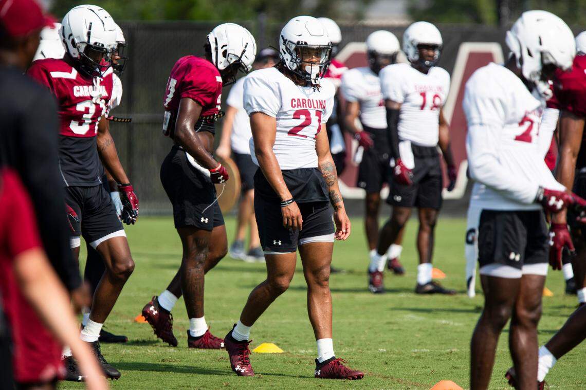 South Carolina’s Carlins Platel (21) practices football on Tuesday, August 10, 2021.