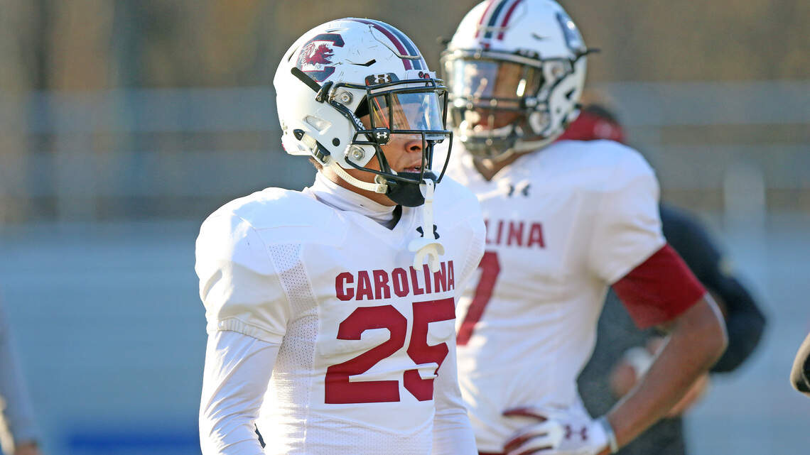 South Carolina’s AJ Turner wants to stay at defensive back ... and running back